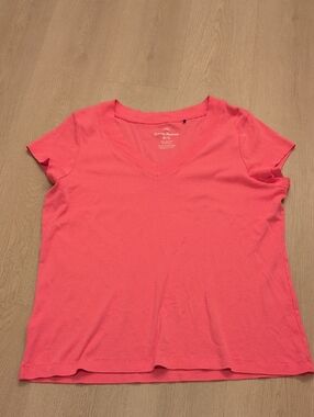 Tommy Bahama Xl Cotton  Coral pink V-Neck Short Sleeve Tee Super Soft